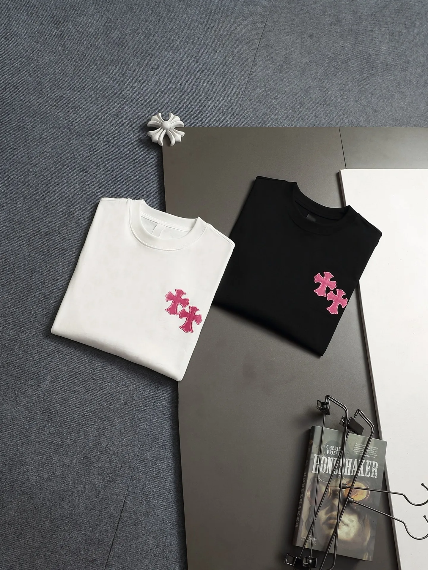 𝗖𝗵𝗿𝗼𝗺𝗲 𝗛𝗲𝗮𝗿𝘁𝘀/ 2026 New Arrival Original T 👑 ！ ！ ✟ ！ 👍 ✂️Quality , ！ 。 ： ➕100% 。Authentic ➕ ➕3D ➕ ： ！ ！ Authentic ！ Same Style ！ ：White Black Size：S-XL